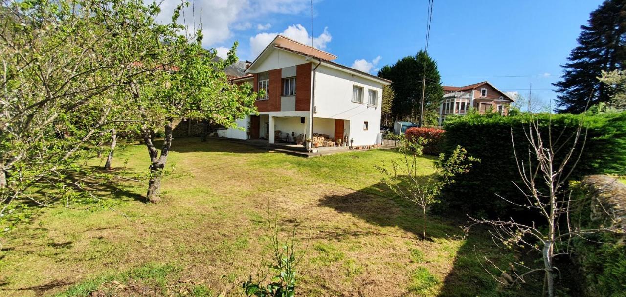 Villa La Pescal Arriondas Esterno foto